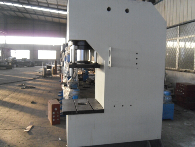 單臂液壓機(jī) 單臂液壓機(jī)