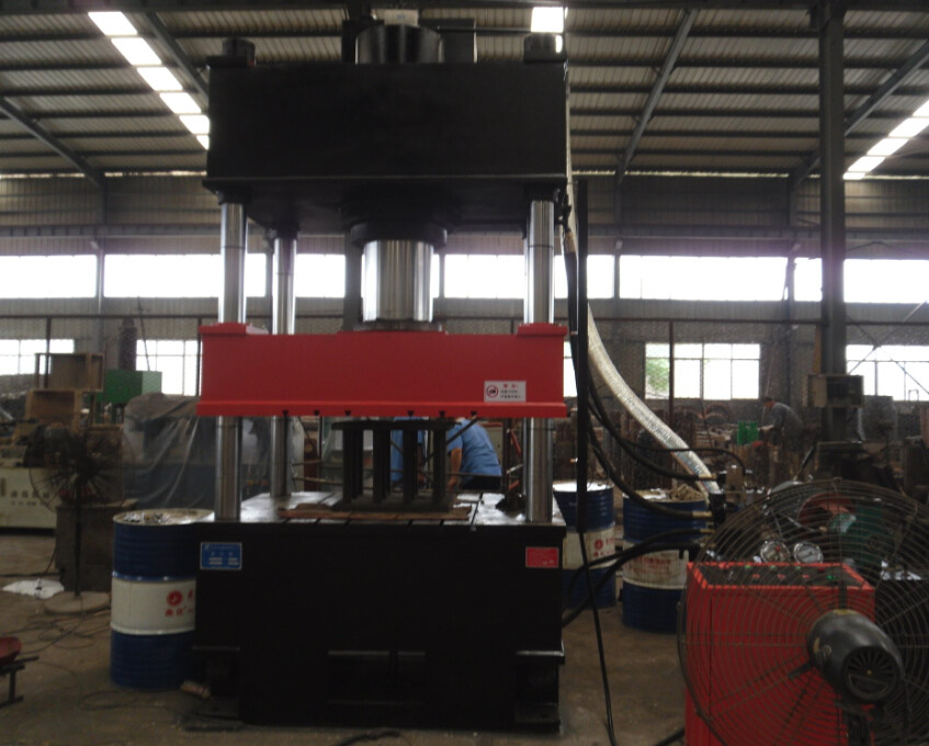 成型油壓機(jī) 成型油壓機(jī)