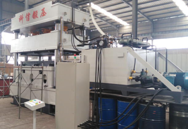 四柱油壓機(jī) 四柱油壓機(jī)